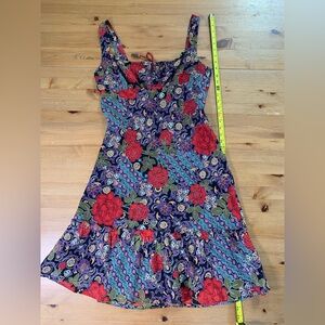 Floral Sleeveless 90s Dress